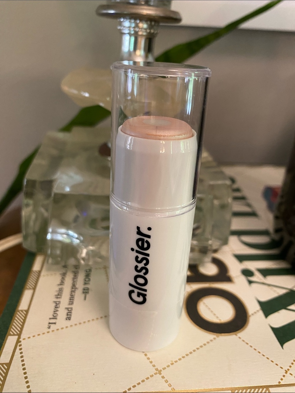 Glossier Dew effect highlighter